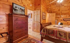 Solid Ground Lodge With Yard!